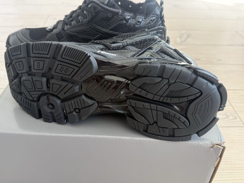 Balenciaga runner наличен