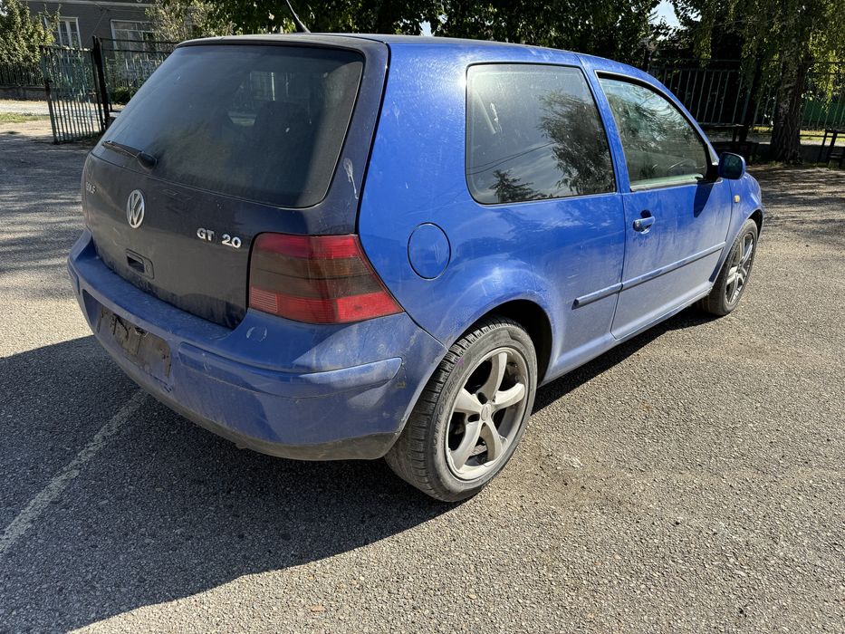 Продавам голф 4 1.9 110кс на части