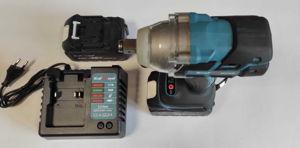 Комбиниран Акумулаторен Ударен Гайковерт KraftTRoyal