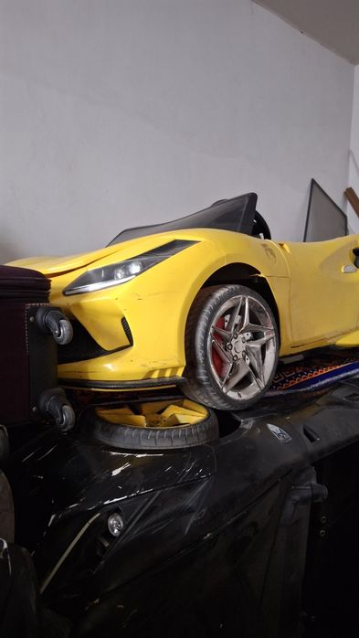 Ferariy 007 mashinasi