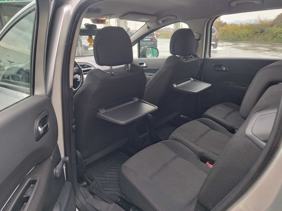 Peugeot 5008 - motor 1,6 hdi - an 2010 - 7 locuri