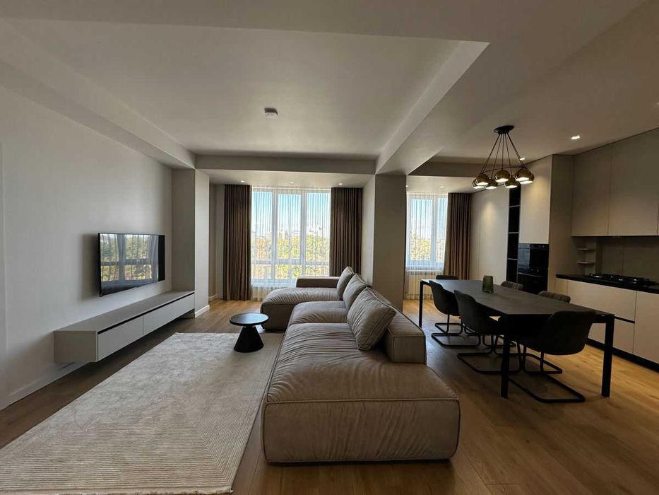 Дава се под наем Двустаен апартамент в София, Младост 4 - 67 кв.м за 580 € - Снимка #2