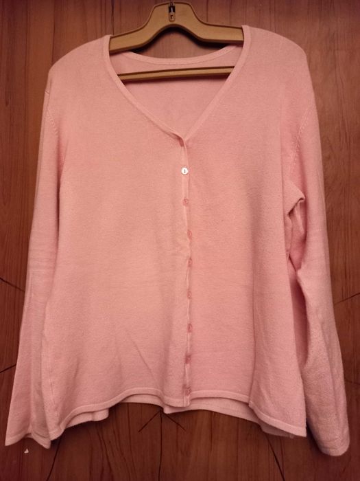 Дамски блузи и жилетки