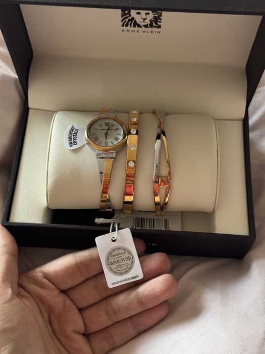 Anne Klein часы+ браслеты. Стразы от Swarovski