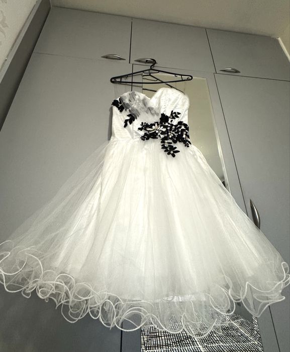 Лукс бутикова рокля; Кожено сако + подарък обувки и портмоне