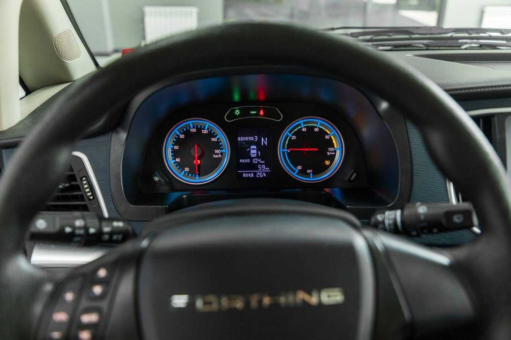 Минивен Dongfeng CM5-EV микроавтобус