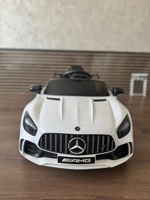 Акумулаторна  кола Mercedes AMG