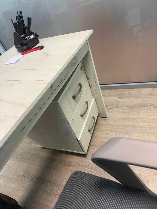 Продам срочно офисную мебель