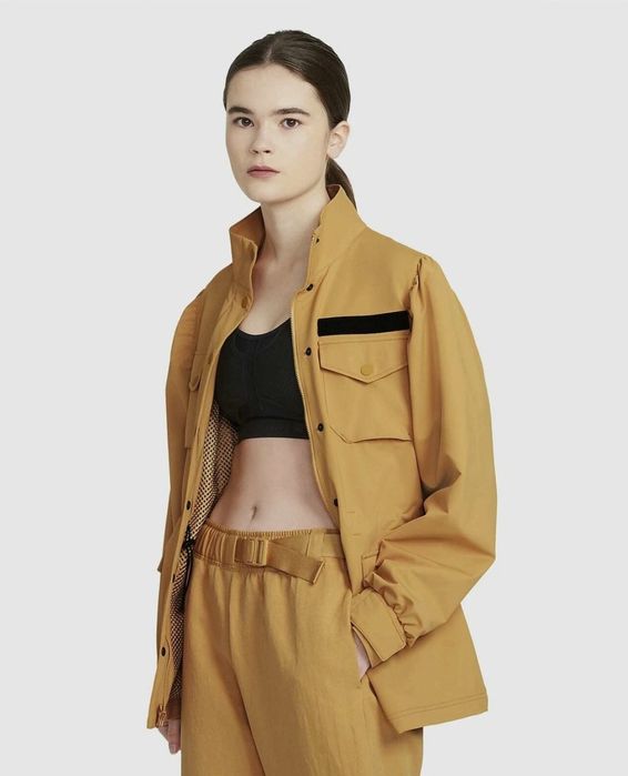 Дамско пролетно яке Nike tech XS размер