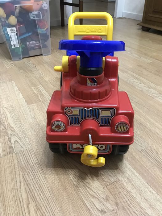 Игрушка-машинка детская
