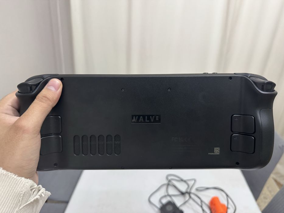 Steam Deck OLED 1 ТБ Valve Игровая приставка