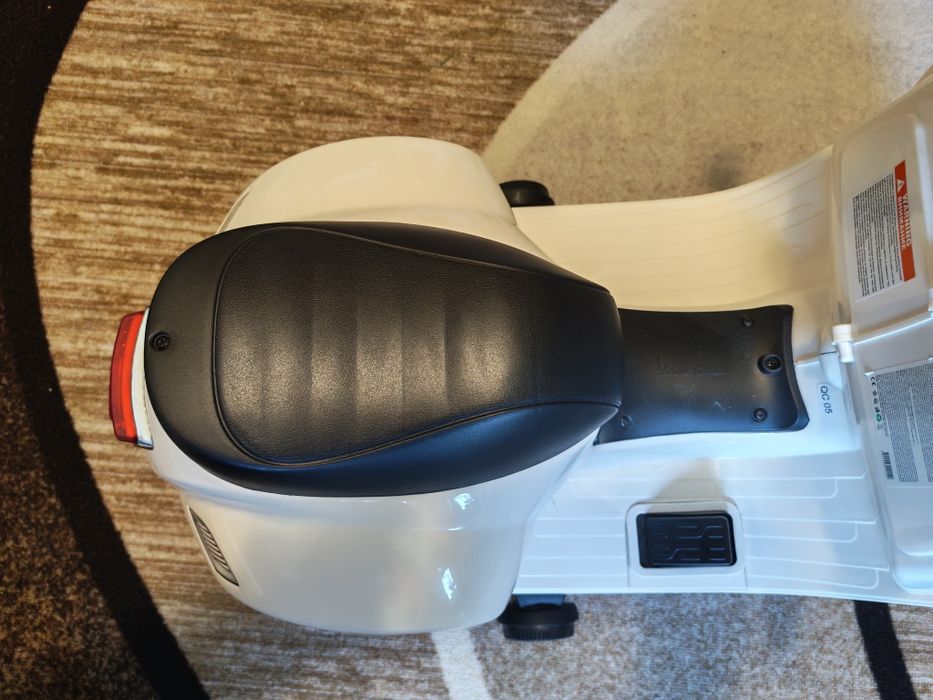 Детски електрически мотор VESPA GTS SUPER SPORT