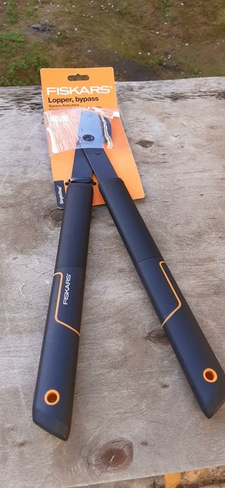 Daraxt qaychisi FISKARS