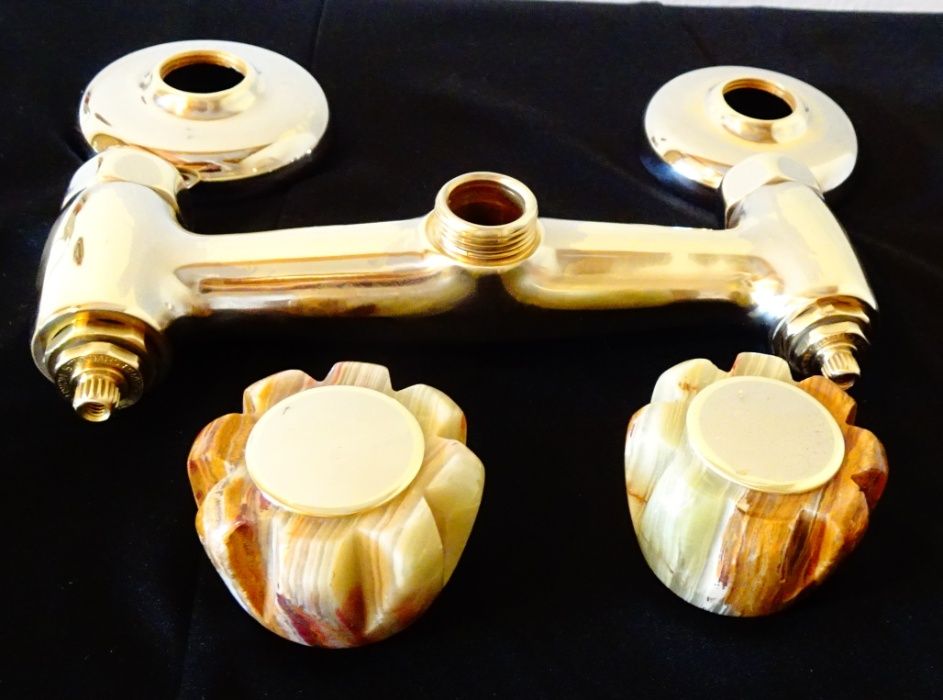 Италиански бронзов смесител с оникс.