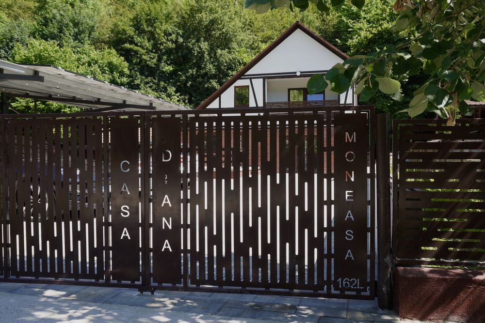 Cabană 13 persoane în jud. Arad de închiriat