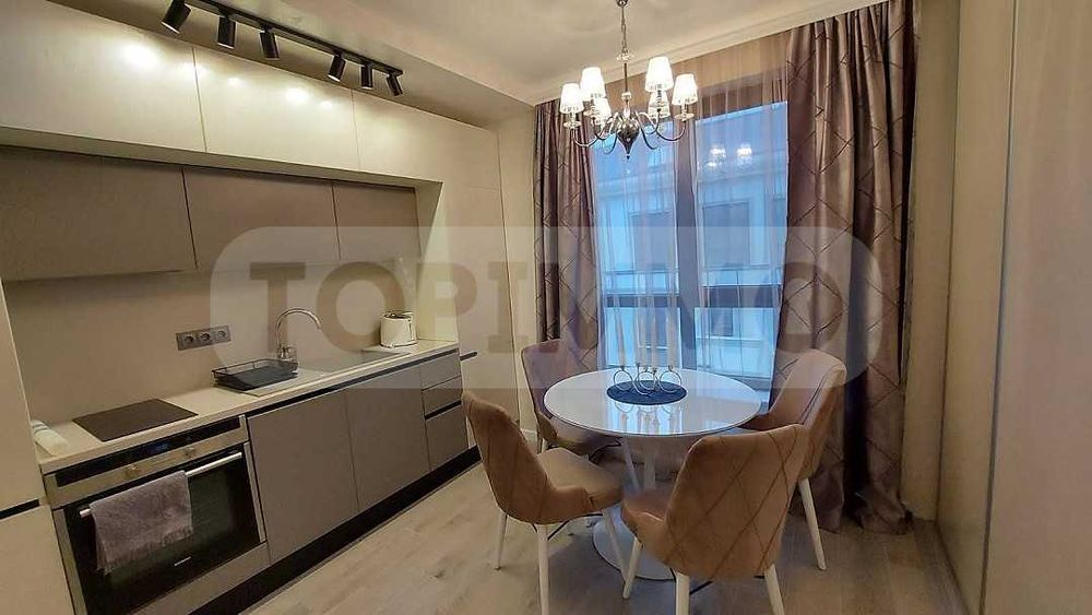 Дава се под наем Двустаен апартамент в Варна, Гръцка махала - 67 кв.м за 657.9 € - Снимка #1