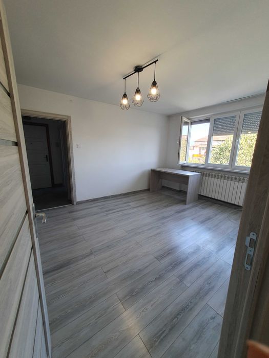 Dau in chirie apartament 2 camere - et. 4, Aurel Vlaicu, Beius