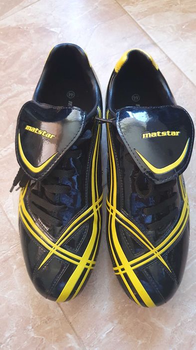 Продавам нови футболни бутонки на matstar