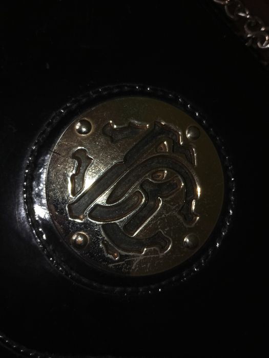 Продаю лакированную сумку