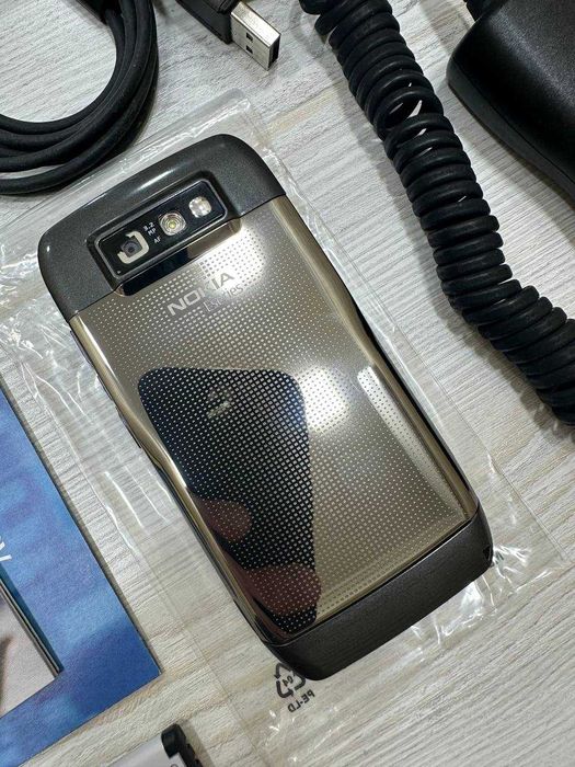 Nokia E71, оригинал в отличном состоянии