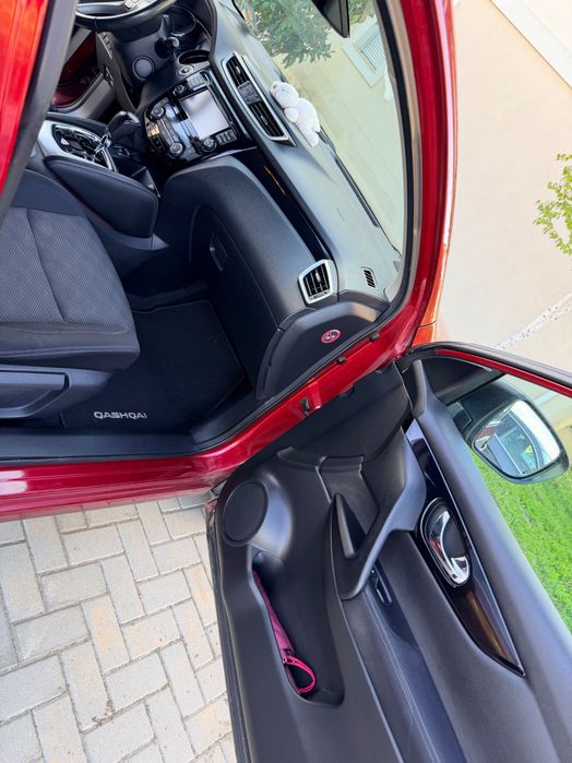 Vând NISSAN QASHQAI 1.2 DIG-T X-Tronic CVT – 2015