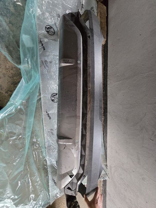 Бампер оригинал