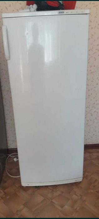 Продам морозильник.