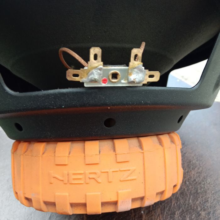 Продам сабвуфер hertz 10 дюймов