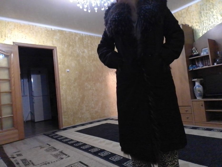 Пальто с мехом 48 размера