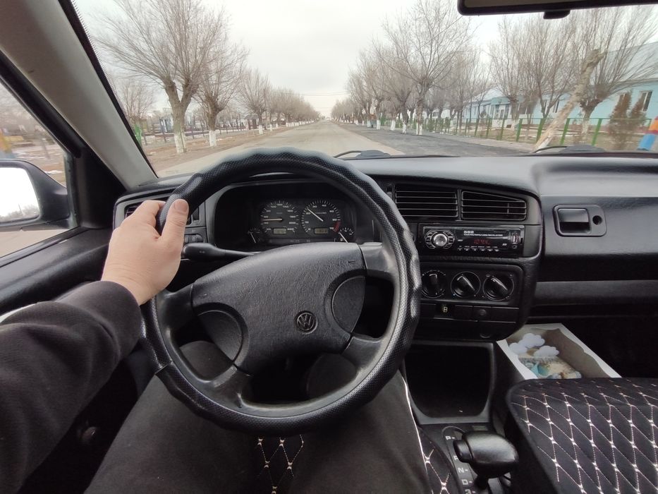 Продаю машина голф3