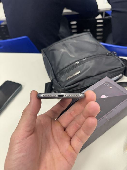 Продам телефон.