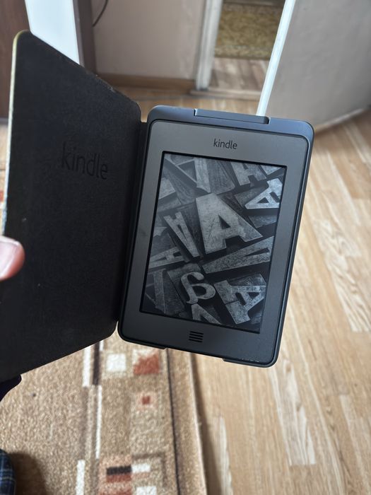 Електронна книга четец Kindle 3 Wi-fi