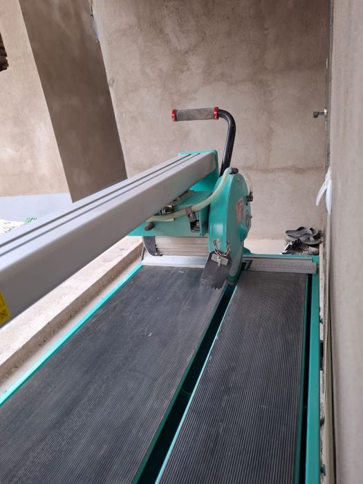 Электический плиткорез