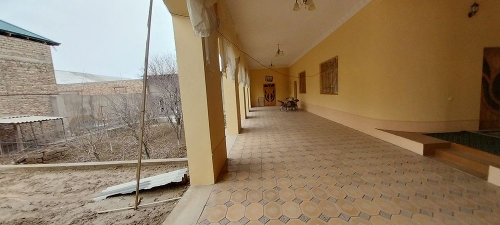 Yashashga tayyor hovli sotiladi hamma sharoitlari bor