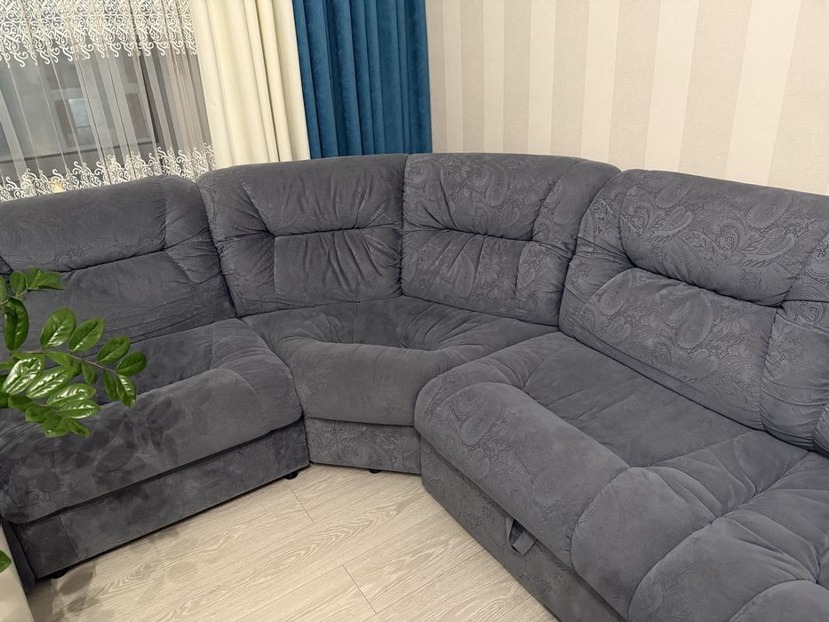 Диван широкоугольный