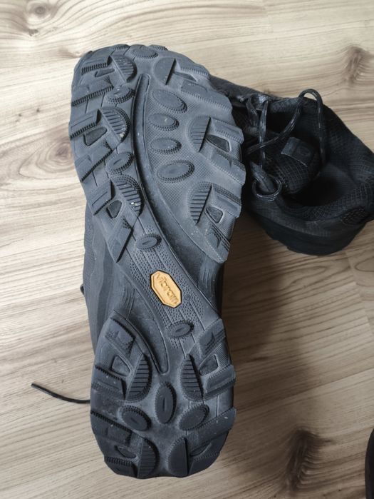 Перфектните спортно обувки Merrell Moab Speed