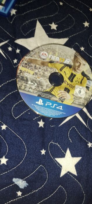 Vand jocuri ps4 fc25 și fifa 17