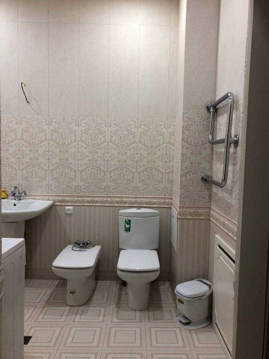 Metro Oybek 4 room 3 bedroom Fidokor street near Mirabad avenue