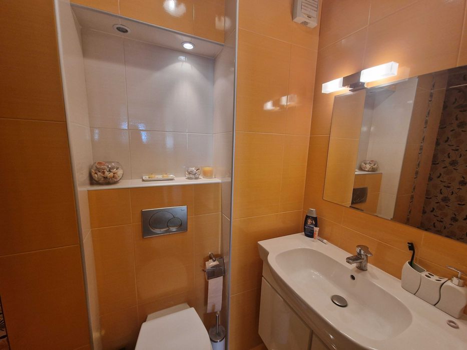 Продава се Многостаен апартамент в Благоевград, Широк център - 220 кв.м за 788 €/кв.м - Снимка #16