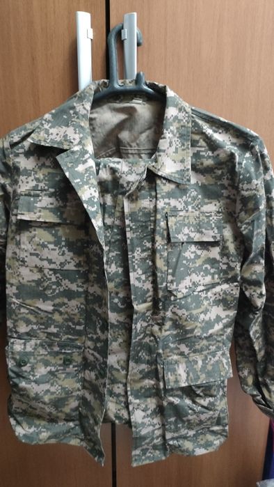 Продам школьная форма дев. 44-46 р.