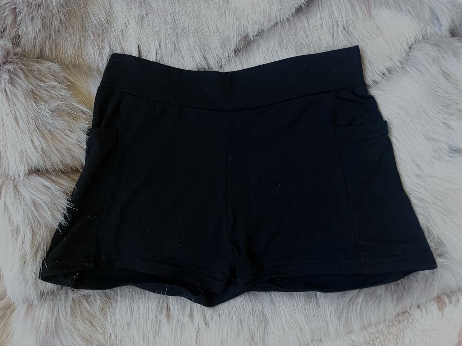 Спортно бюстие и панталонки с джоб