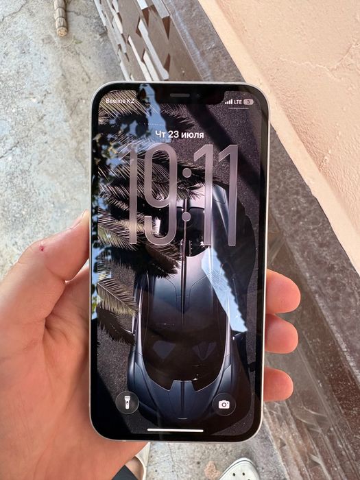 Iphone 12.      .