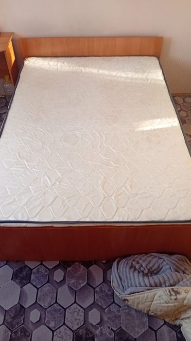 Продам матрас в отличном состоянии