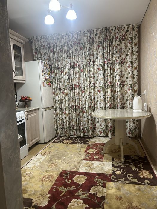 Продам ковер в идеальном состоянии