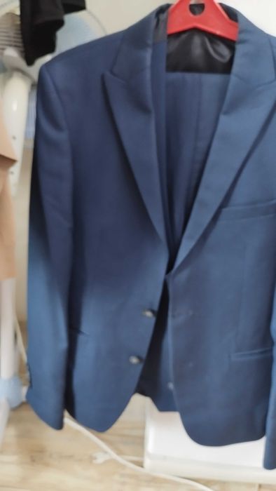 Продам костюм с жилетом