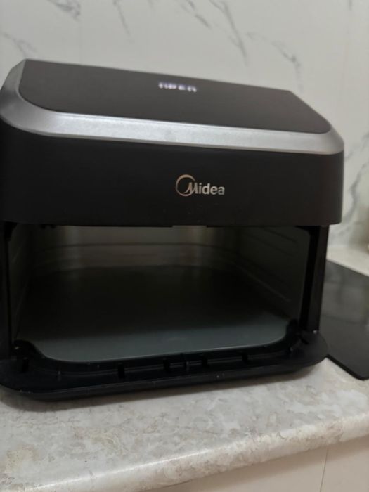 Аэрогриль Midea с 8 режимами