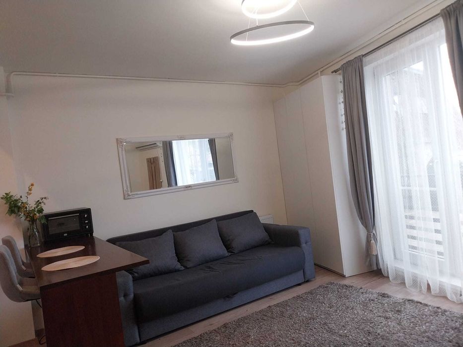 Iinchiriez apartament 2 camere zona Spital Pascanu