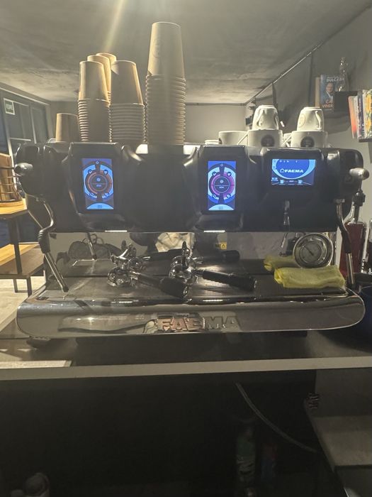 Espresor Faema 2 grupuri si rasnita Macap