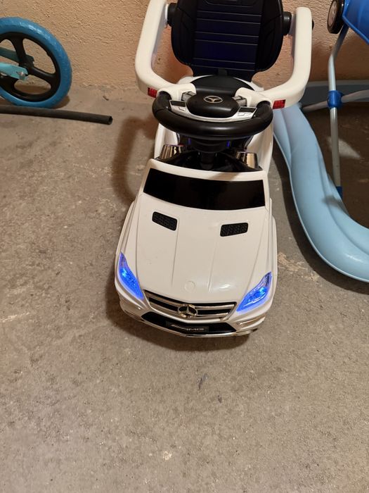 Триколка (кола мерцедес AMG)