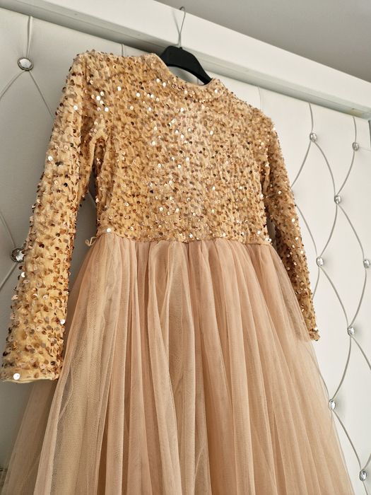 Rochie de ocazie strălucitoare fete